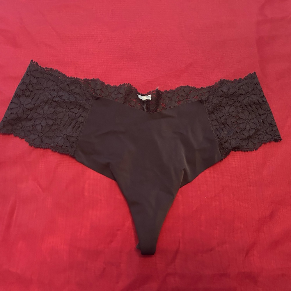 NWT cute black floral thong